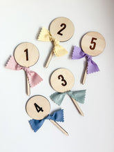 Load image into Gallery viewer, Mini Number Cake Topper