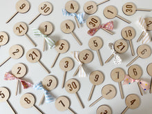 Load image into Gallery viewer, Mini Number Cake Topper