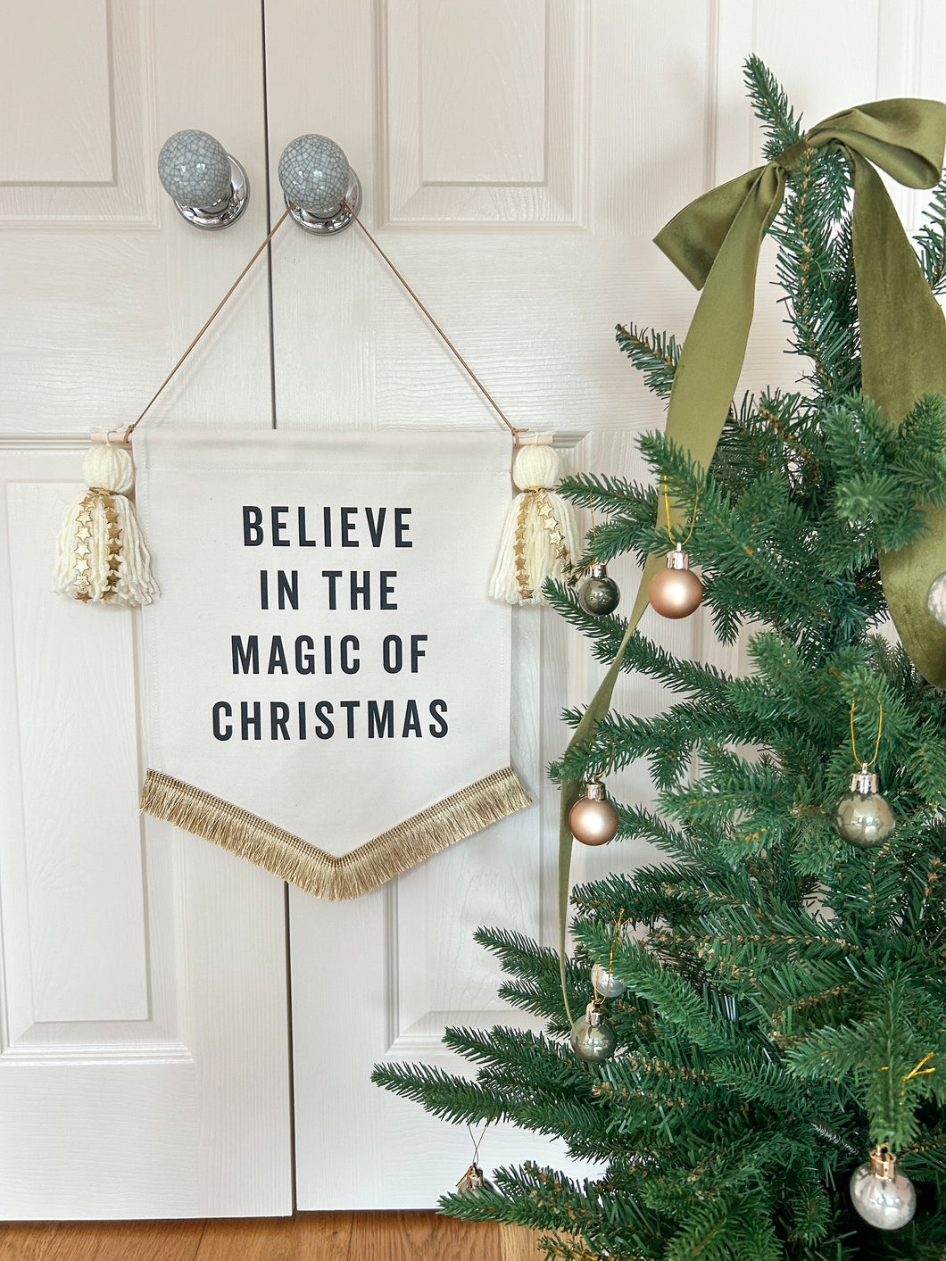 Cream ‘Believe in the Magic of Christmas' Banner